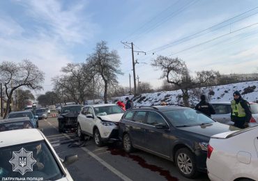 В Ужгороді трапилася ДТП за участі чотирьох автомобілів