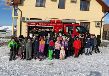 Ужгородські рятувальники провели урок безпеки для вихованців ліцею «Унікум»