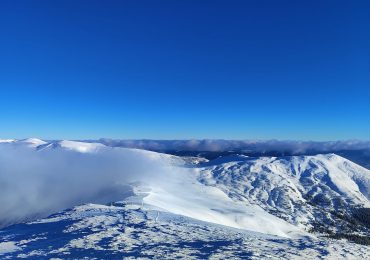 На високогір‘ї Карпат температура повітря -12 °C