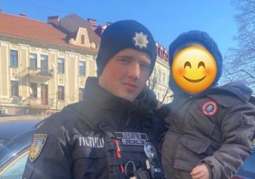 В Ужгороді патрульні повернули додому 3-річного хлопчика