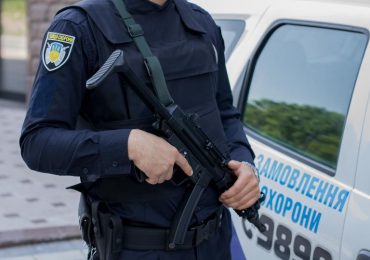 Конфлікт в обміннику валют в Ужгороді: клієнтка вдарила касирку по голові пакетом з невідомим вмістом