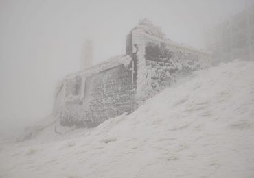 Зима не покидає Карпати: на високогір'ї температура повітря -4°C