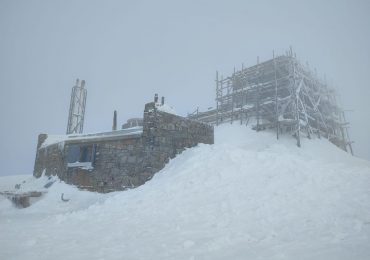 На високогір'ї Карпат температура повітря -8°C