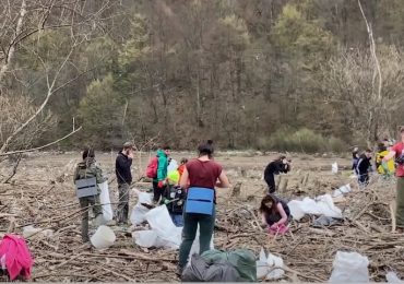 Під час екопікніка на Вільшанському водосховищі зібрали 4 тонни відходів