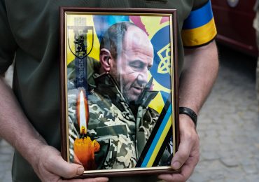 В Ужгороді провели в останню путь сержанта Олександра Грабаря