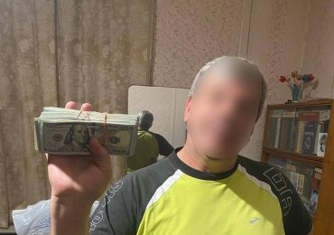 Сховали гроші і забули про сховок: двох закарпатців за неправдивий виклик спецслужб поліцейські притягнули до відповідальності