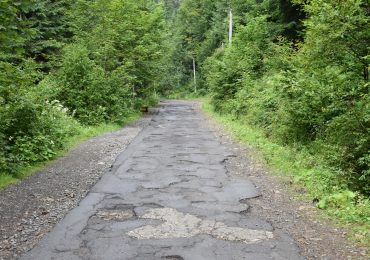 Відсьогодні в’їзд на авто до озера Синевир заборонено