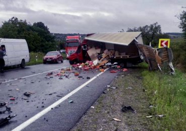 ДТП на Закарпатті: постраждалого водія деблокували рятувальники