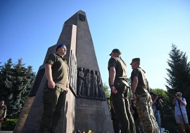 В Ужгороді вшанували памʼять захисників, які загинули в боротьбі за незалежність, суверенітет і територіальну цілісність України