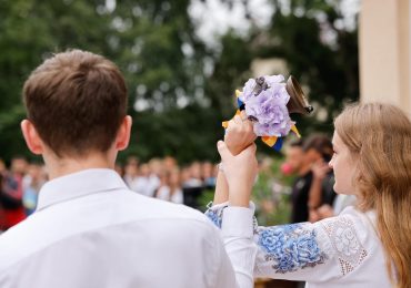 На Закарпатті у перший клас пішли майже 13 тисяч школярів