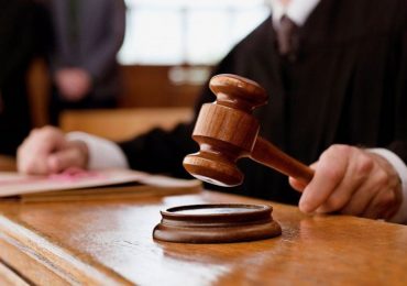На Закарпатті суд звільнив від покарання підприємця, який п'яним нападав на поліцейських