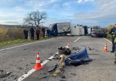 Поліція розслідує обставини автопригоди на Мукачівщині за участі чотирьох авто