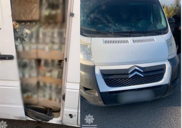 На об'їзній Мукачева виявили двох водіїв, які перевозили велику кількість алкогольних напоїв без відповідних документів
