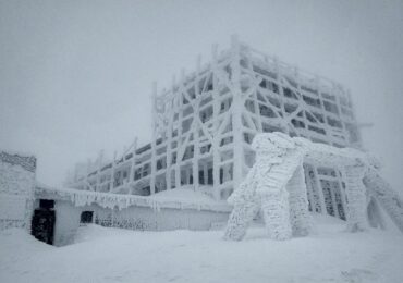 На високогір‘ї Карпат падає сніг