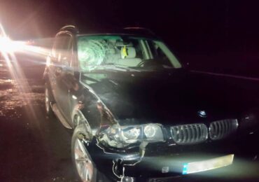 На Закарпатті водій BMW насмерть збив 48-річного водія вантажівки, який пішки переходив дорогу