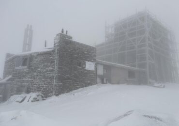 На високогір'ї Карпат температура повітря -5°C