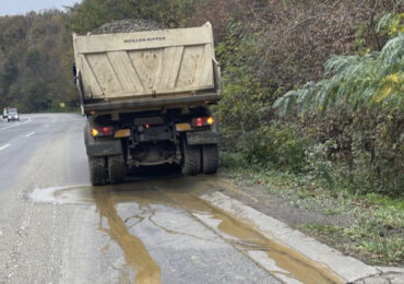 Патрульні притягнули до відповідальності водія за забруднення дороги на трасі «Київ-Чоп»