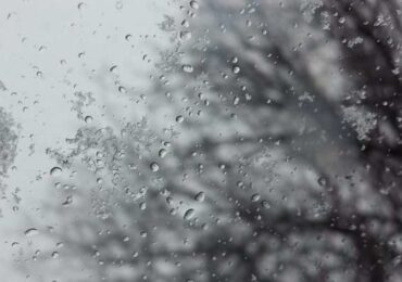 На Закарпатті синоптики прогнозують значний дощ та мокрий сніг