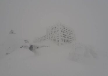 На високогір'ї Карпат температура повітря -4°C