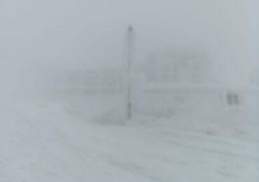 На високогір'ї Карпат температура повітря -5°C