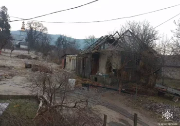 На Ужгородщині горіла закинута споруда, в якій були залишки сіна