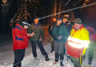 Закарпатські рятувальники відшукали заблукалих в горах іноземців