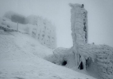 На високогір'ї Карпат температура повітря -2°C