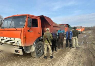 На Закарпатті прикордонники виявили незаконний видобуток корисних копалин