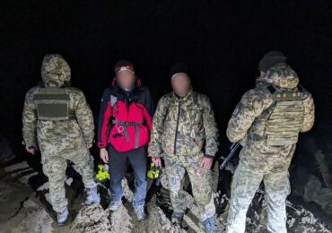 Прикордонники за допомогою БПЛА відшукали та врятували заблукалого біля кордону з Румунією чоловіка