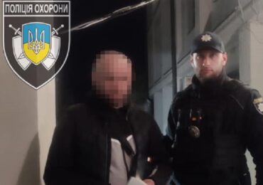 В Ужгороді затримали чоловіка, який погрожував працівникам АЗС