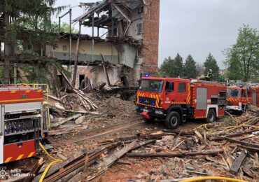 Масштабна пожежа у Мукачеві: на вулиці Миру горіла занедбана будівля