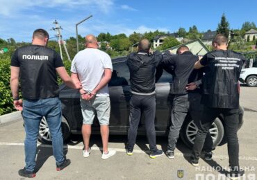 Мукачівські поліцейські затримали організатора незаконної переправи чоловіків через кордон