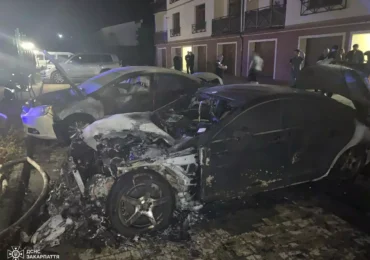 В Ужгороді горіли два автомобілі