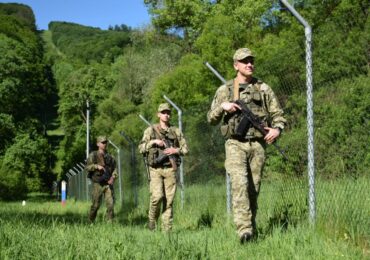 На Закарпатті справи трьох переправників передано до суду, ще одного взято під варту