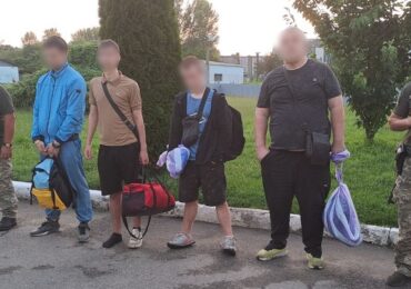 Чотирьох чоловіків, які збиралися перепливати Тису, затримали прикордонники на Закарпатті