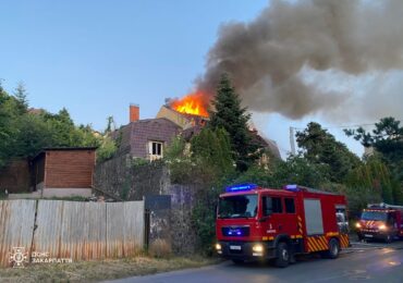 Рятувальники розповіли деталі пожежі в Ужгороді на Кошицькій