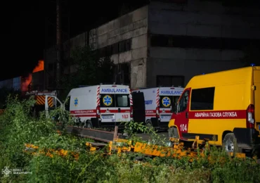 Пожежу в складських приміщеннях в Ужгороді локалізовано. Рятувальники працюють над ліквідацією