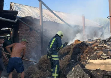 На Мукачівщині ліквідували значну пожежу на території приватного дворогосподарства