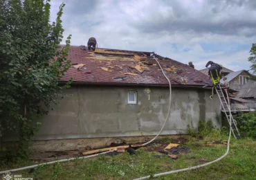 На Хустщині ремонт даху завершився пожежею, яку ліквідували рятувальники