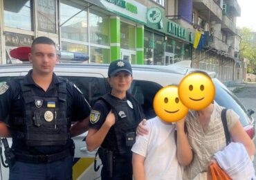 В Ужгороді патрульні допомогли дівчинці, у якої раптово розпочалася кровотеча