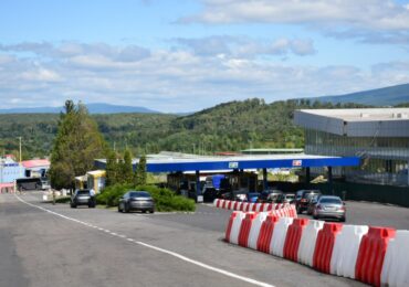 На кордоні зі Словаччиною виявили трьох чоловіків, які намагалися виїхати з України за документами з ознаками підробки