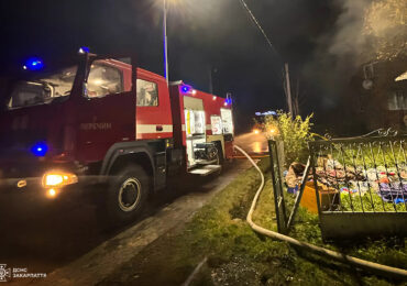 Рятувальники Перечина ліквідували значну пожежу на приватному обійсті