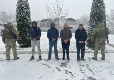 Четверо порушників намагалися подолати повноводну Тису на гумовому човні