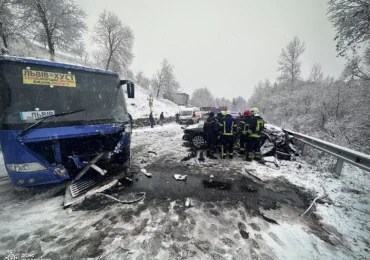 У Хустському районі внаслідок зіткнення легковика та автобуса одна людина загинула та ще одна травмувалась