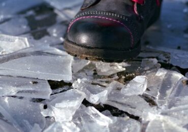 На водоймах Ужгорода під забороною пересування та катання на льоду