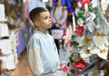 В Ужгороді запрацювала новорічно-різдвяна виставка дитячих робіт