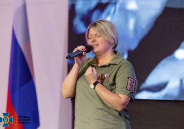 СБУ викрила колаборантку, яка просувала кремлівську пропаганду в окупованому Бердянську