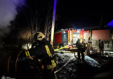 Протягом ночі хустські рятувальники ліквідували дві пожежі в житловому секторі