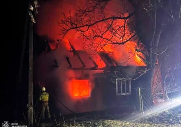 У Тячівському районі вогнеборці загасили пожежу у житловому будинку