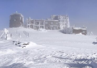 Зима не покидає Карпати: на високогір'ї температура повітря -1°C